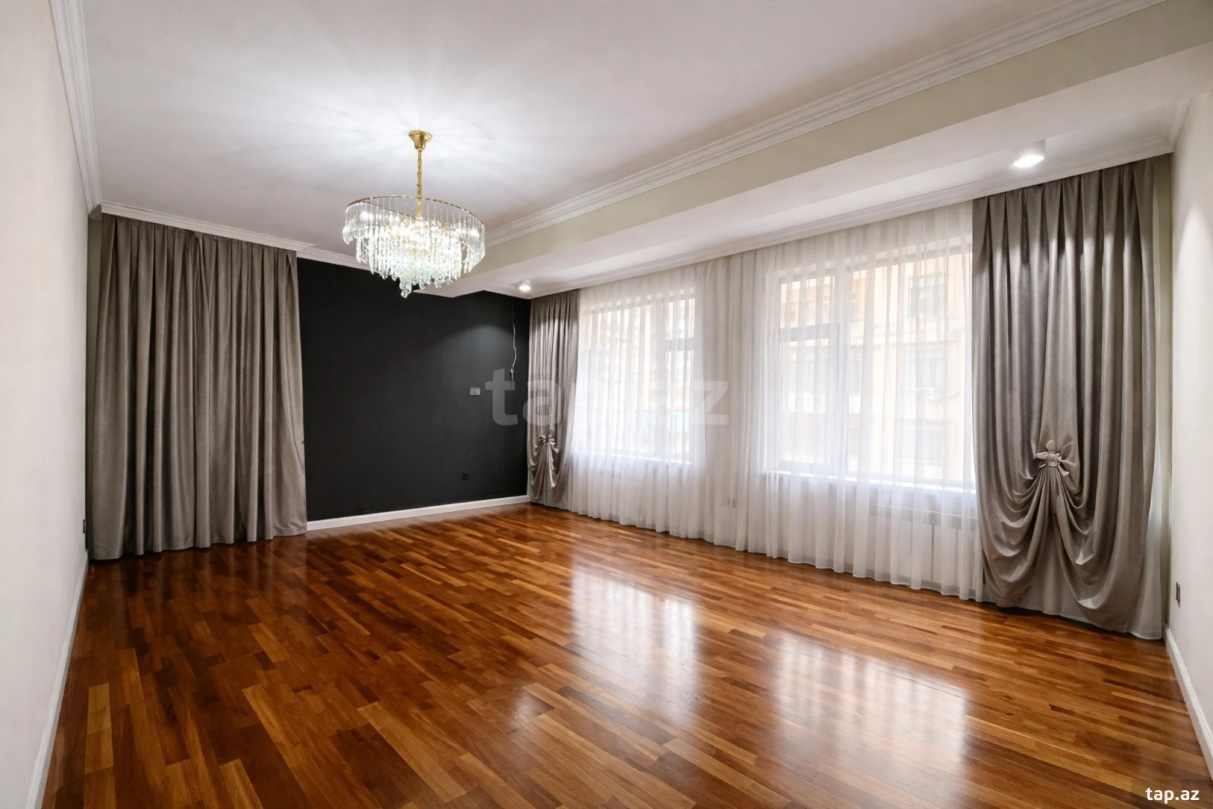 Satılır 3 otaqlı yeni tikili 135 m²