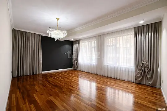 Satılır 3 otaqlı yeni tikili 135 m² — Bakı 3 otaq 135.00 m²