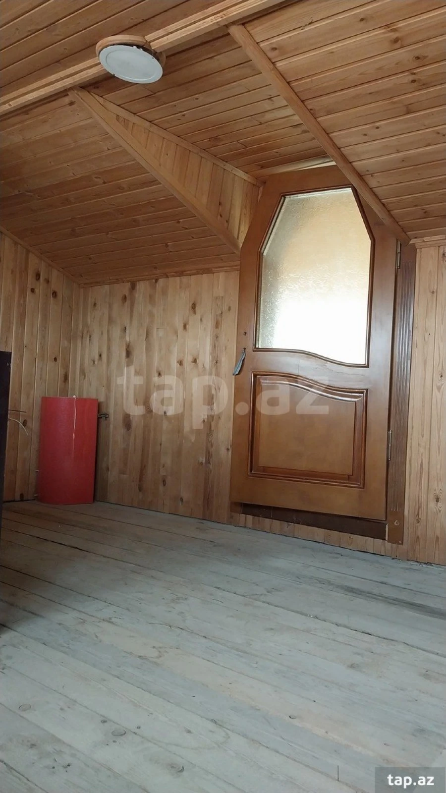 Satılır 11 otaqlı həyət evi 300 m²