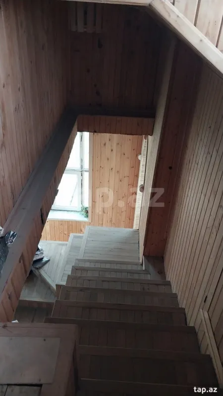 Satılır 11 otaqlı həyət evi 300 m²