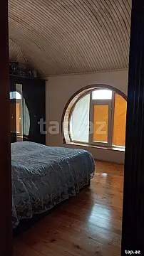 Satılır 11 otaqlı həyət evi 300 m²