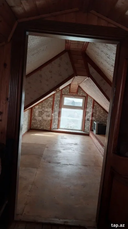 Satılır 11 otaqlı həyət evi 300 m²