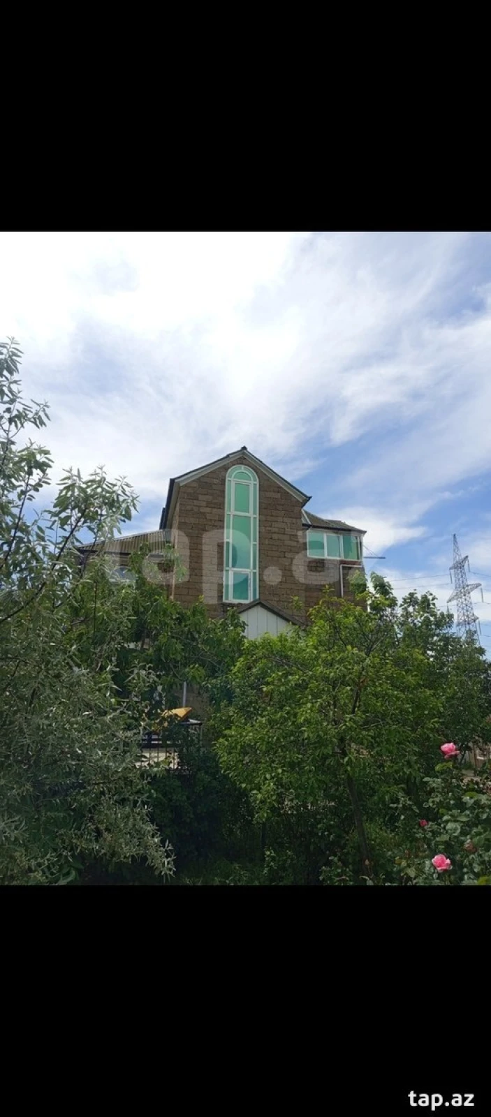 Satılır 11 otaqlı həyət evi 300 m²