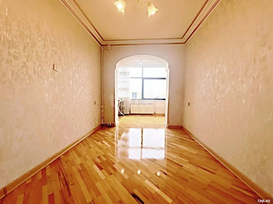 Satılır 2 otaqlı mənzil 67 m²