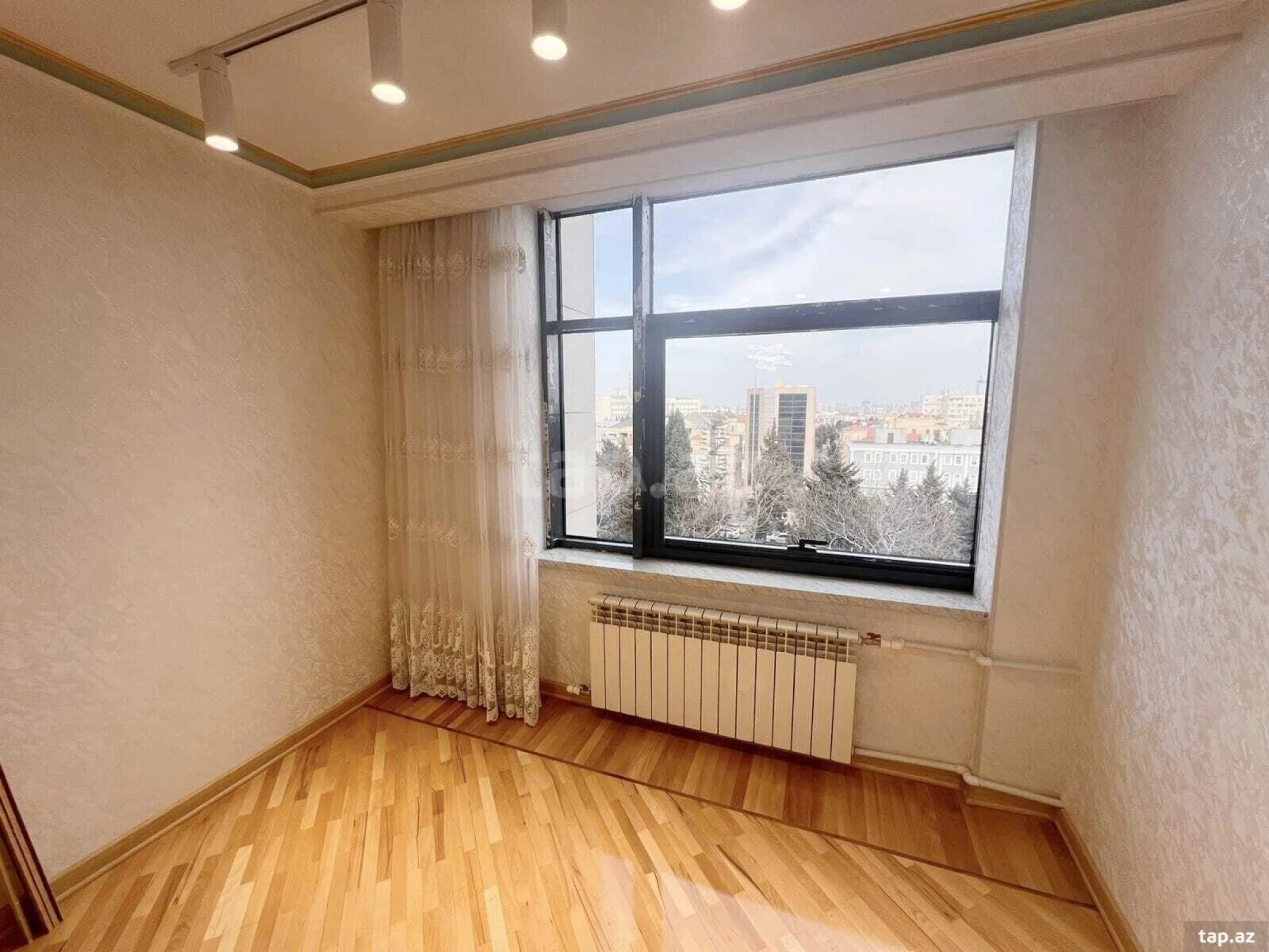 Satılır 2 otaqlı mənzil 67 m²