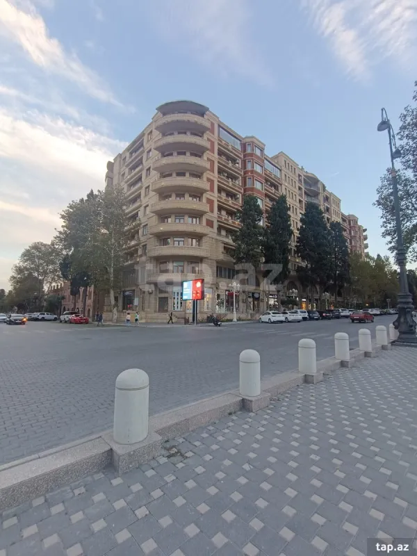 Satılır 4 otaqlı yeni tikili 164 m²
