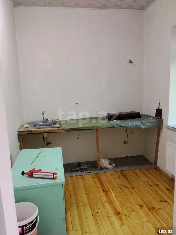 Satılır 4 otaqlı həyət evi 100 m²