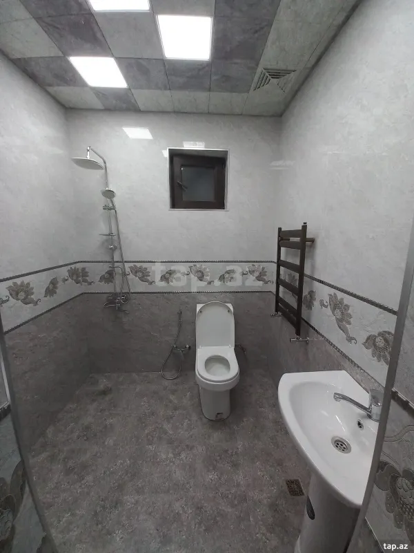 Kirayə verilir 8 otaqlı həyət evi 200 m²