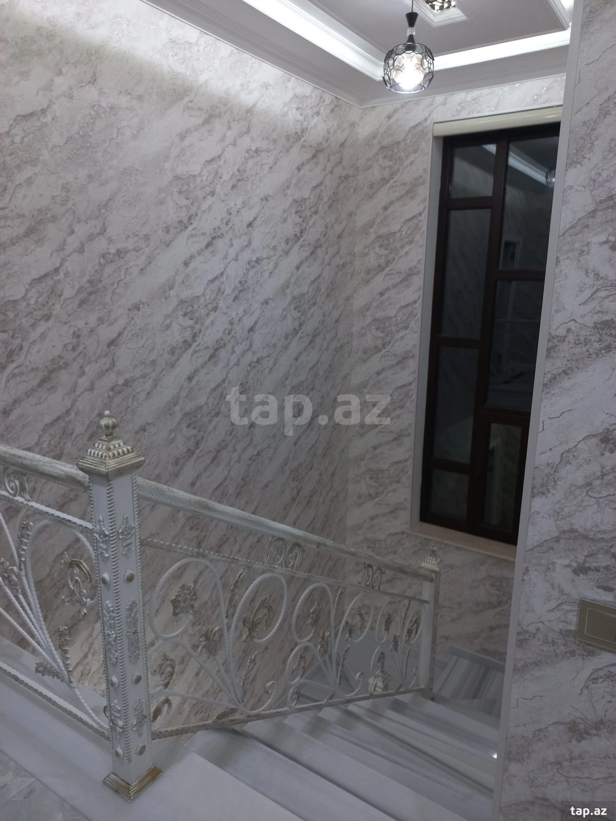 Kirayə verilir 8 otaqlı həyət evi 200 m²