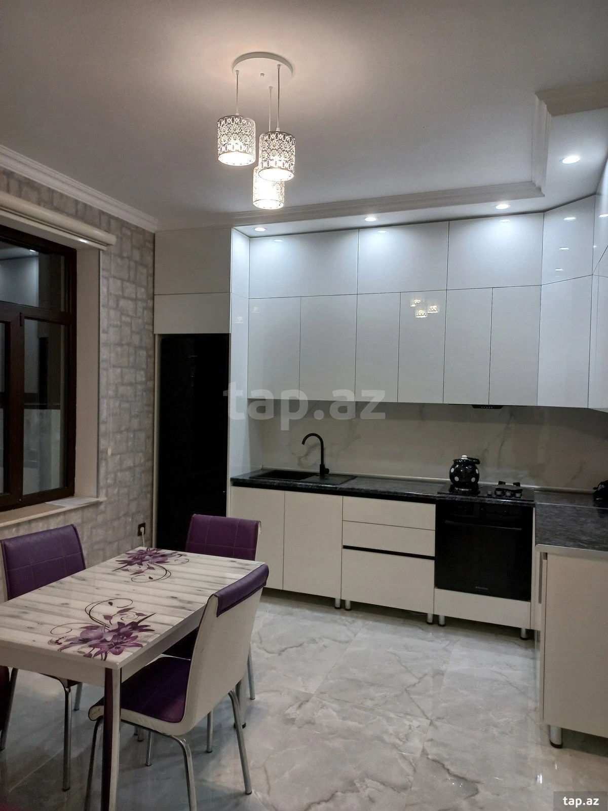 Kirayə verilir 8 otaqlı həyət evi 200 m²