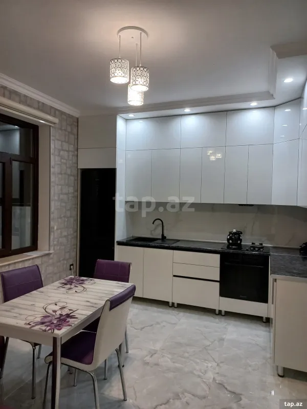 Kirayə verilir 8 otaqlı həyət evi 200 m²