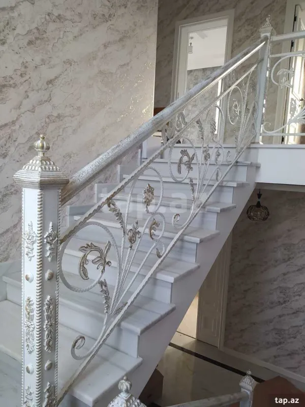 Kirayə verilir 8 otaqlı həyət evi 200 m²