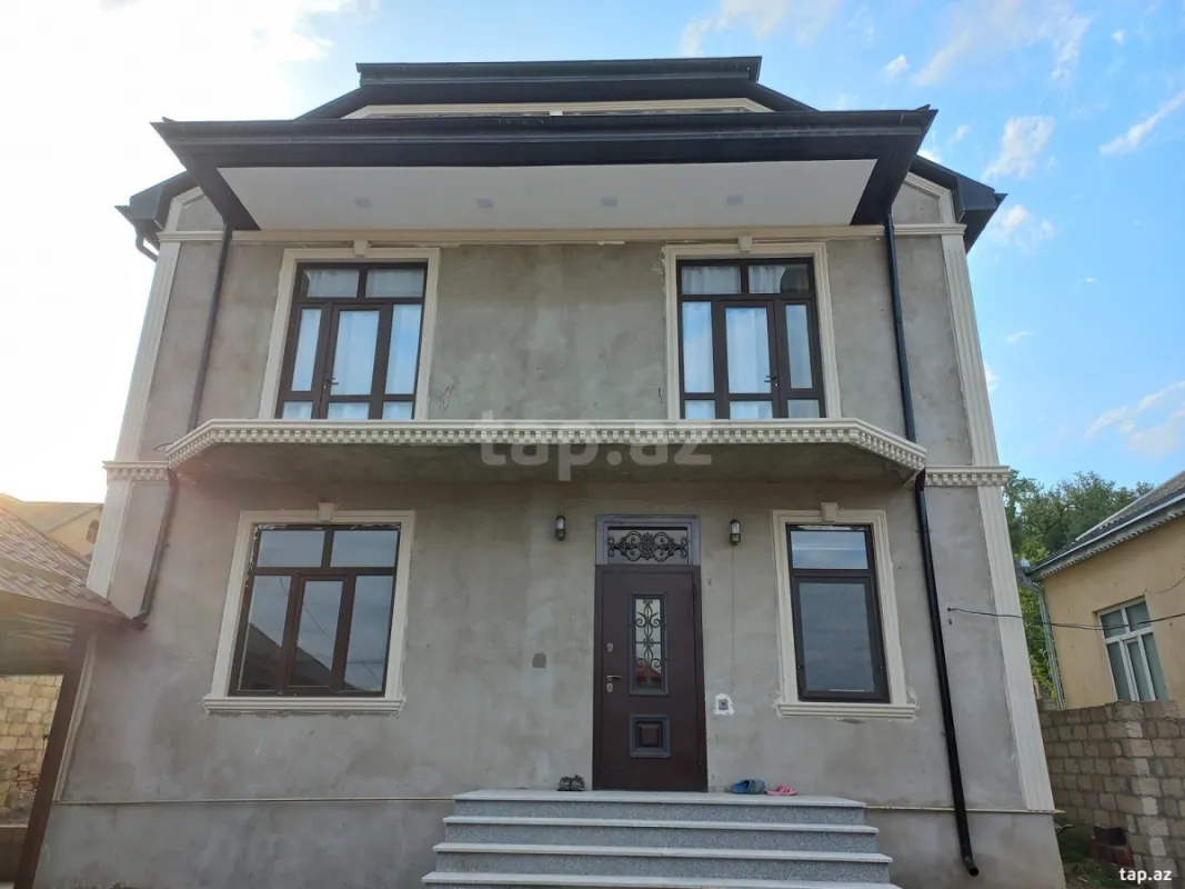Kirayə verilir 8 otaqlı həyət evi 200 m²