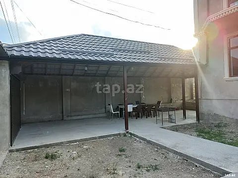 Kirayə verilir 8 otaqlı həyət evi 200 m²