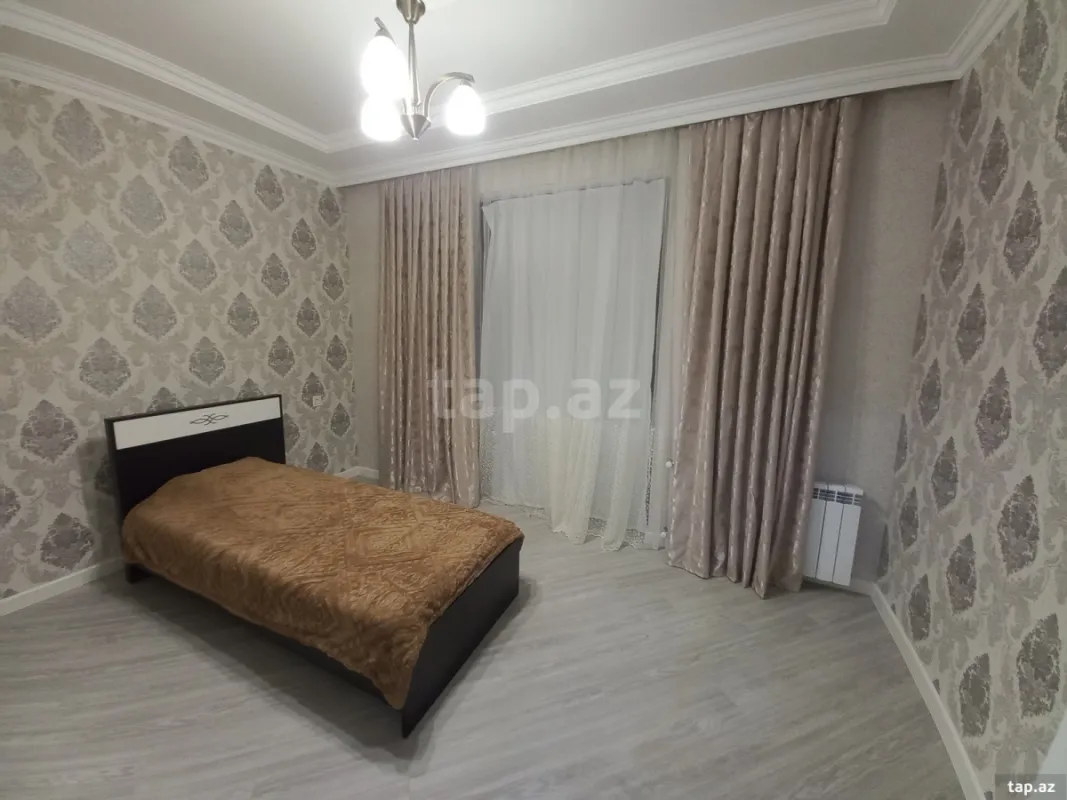 Kirayə verilir 8 otaqlı həyət evi 200 m²