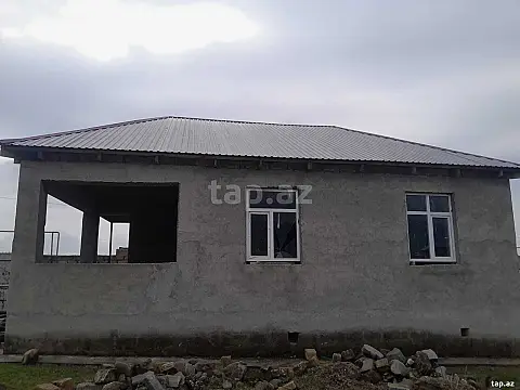 Satılır 3 otaqlı həyət evi 110 m² — Oğuz 3 otaq 110.00 m²