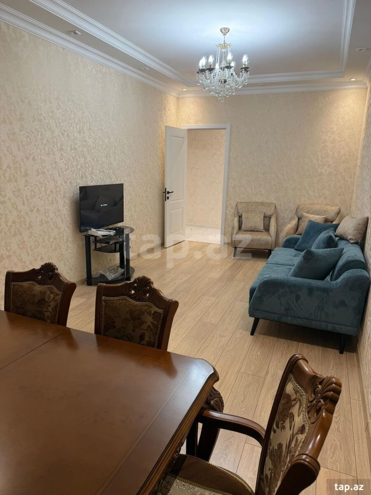 Kirayə verilir 3 otaqlı yeni tikili 120 m²