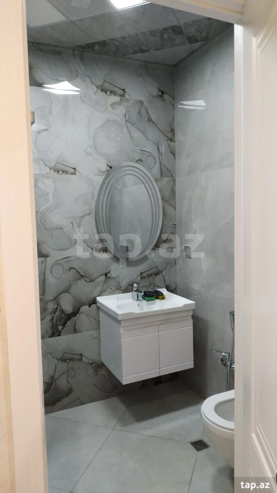 Kirayə verilir 3 otaqlı yeni tikili 120 m²