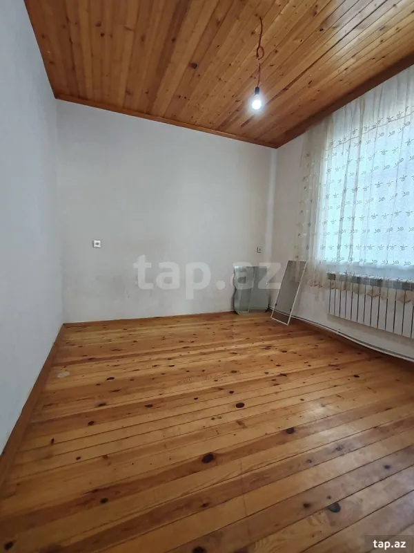 Satılır 5 otaqlı həyət evi 400 m²