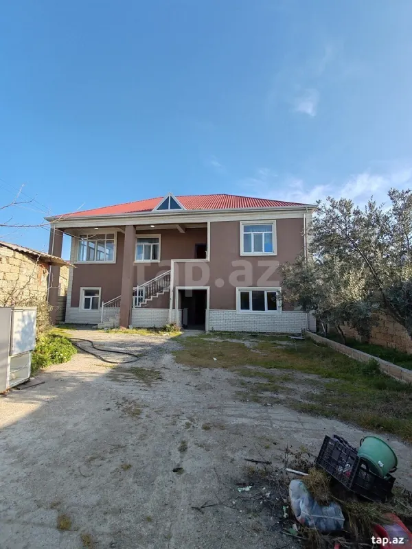 Satılır 5 otaqlı həyət evi 400 m²