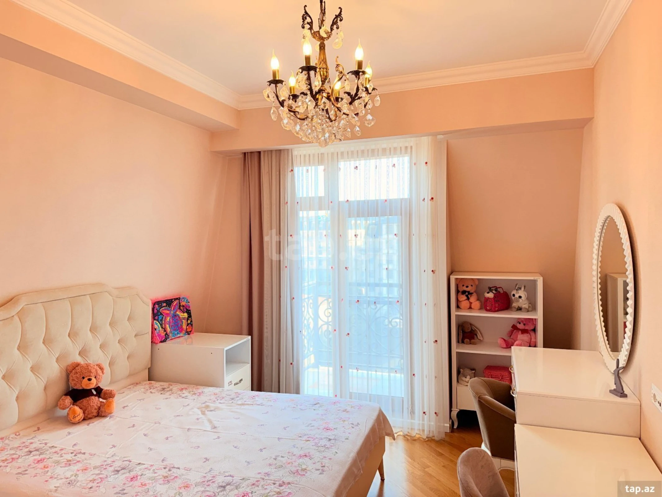Kirayə verilir 5 otaqlı yeni tikili 210 m²