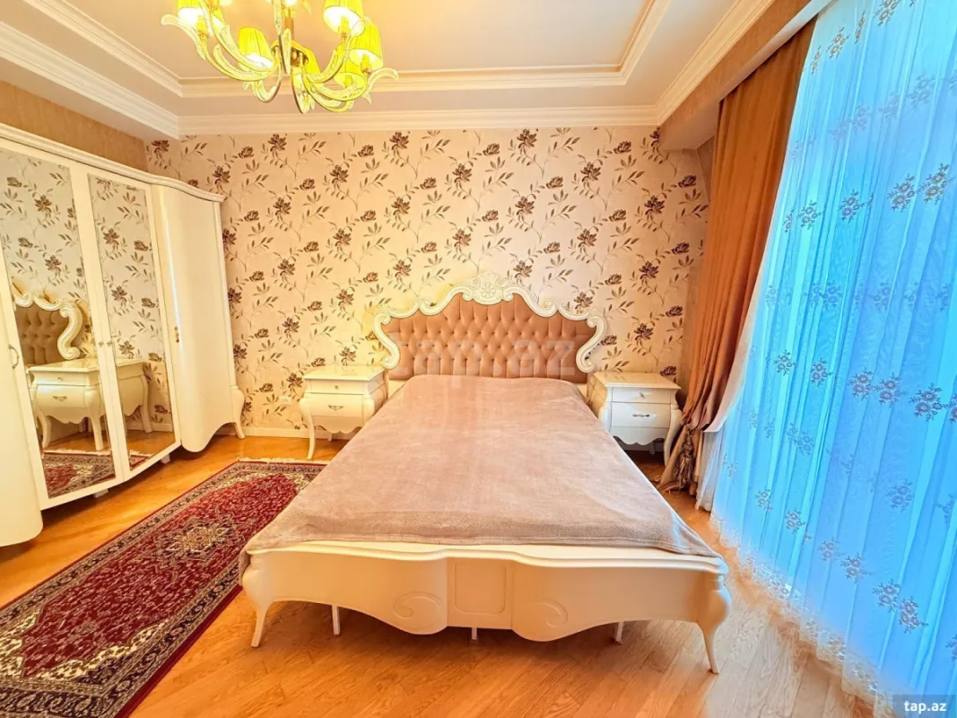 Kirayə verilir 5 otaqlı yeni tikili 210 m²