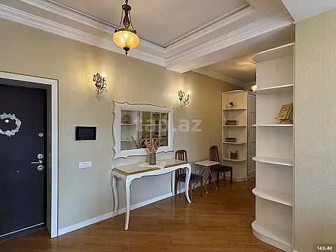 Kirayə verilir 5 otaqlı yeni tikili 210 m²