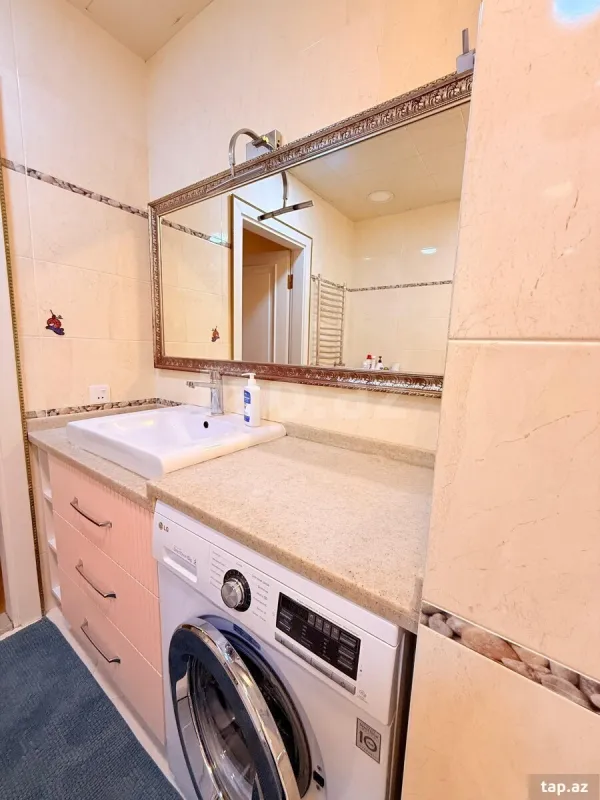 Kirayə verilir 5 otaqlı yeni tikili 210 m²