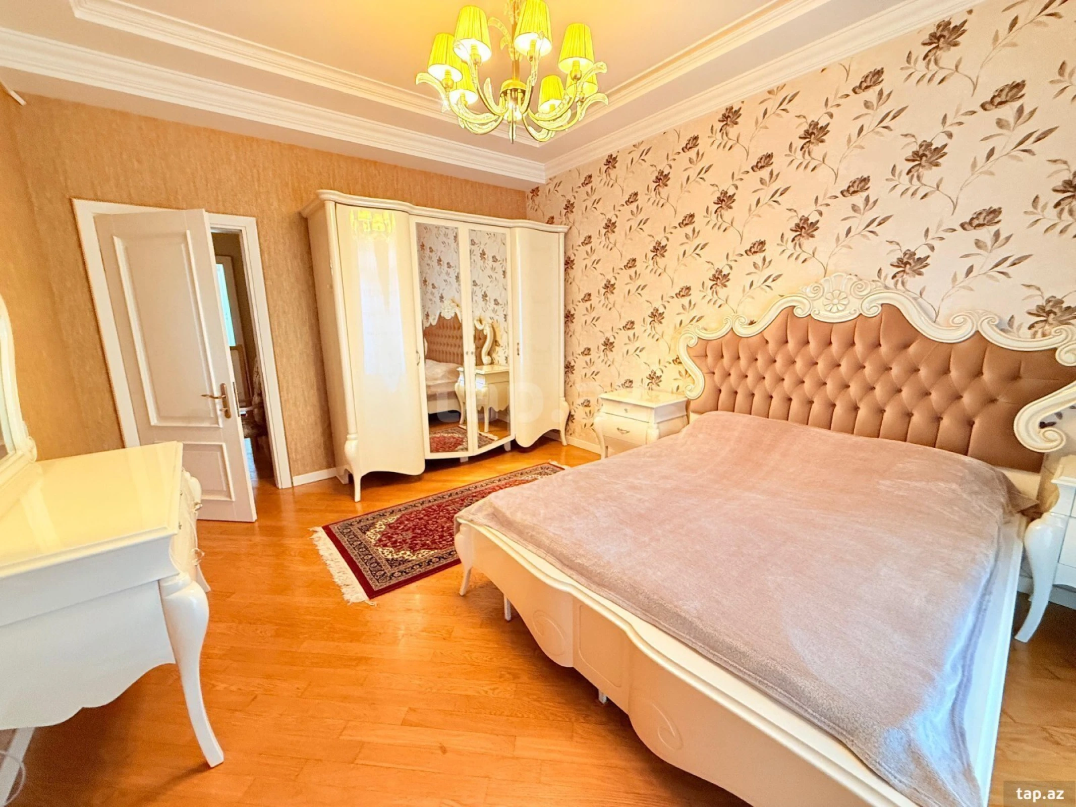 Kirayə verilir 5 otaqlı yeni tikili 210 m²