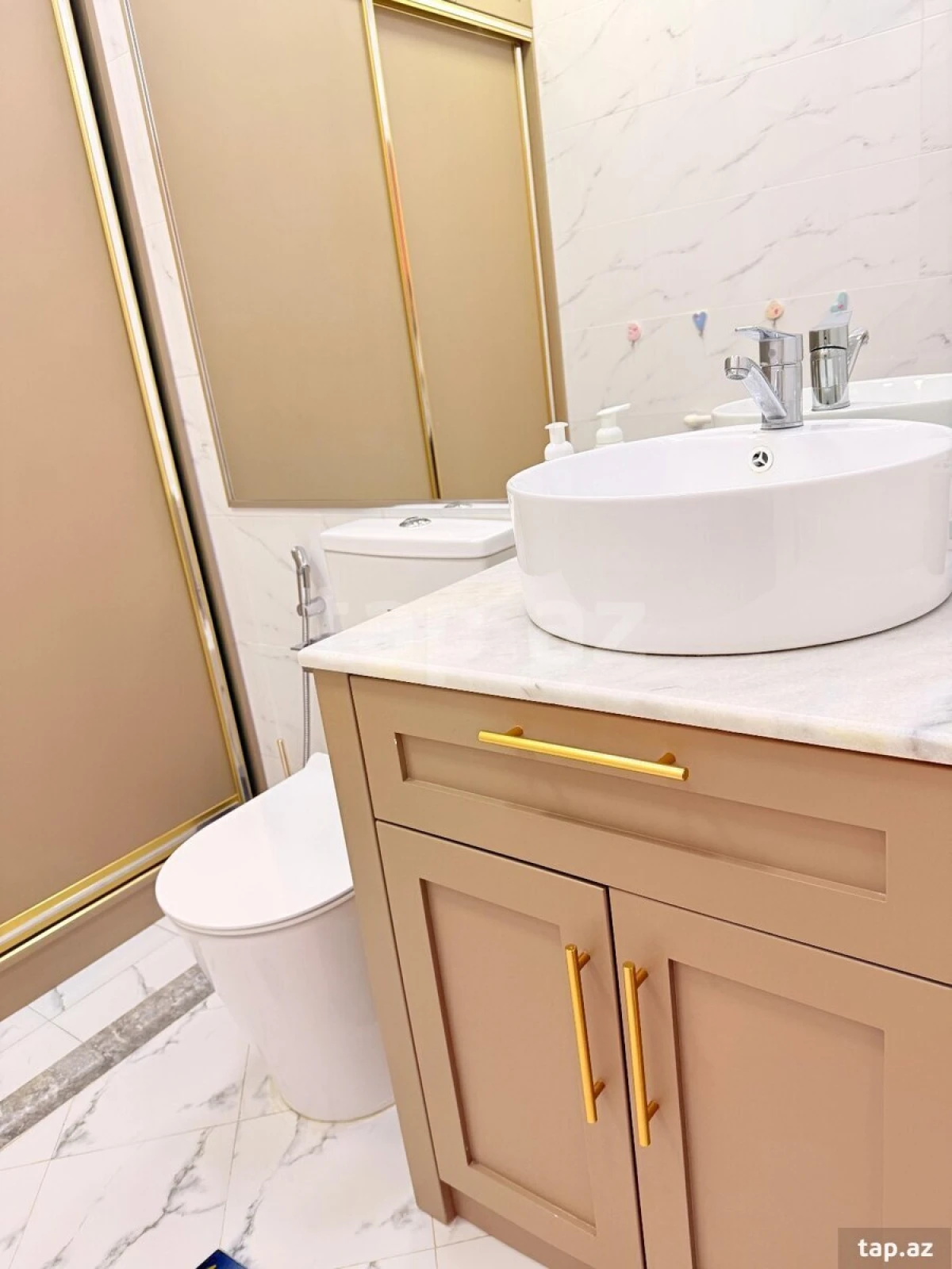 Kirayə verilir 5 otaqlı yeni tikili 210 m²