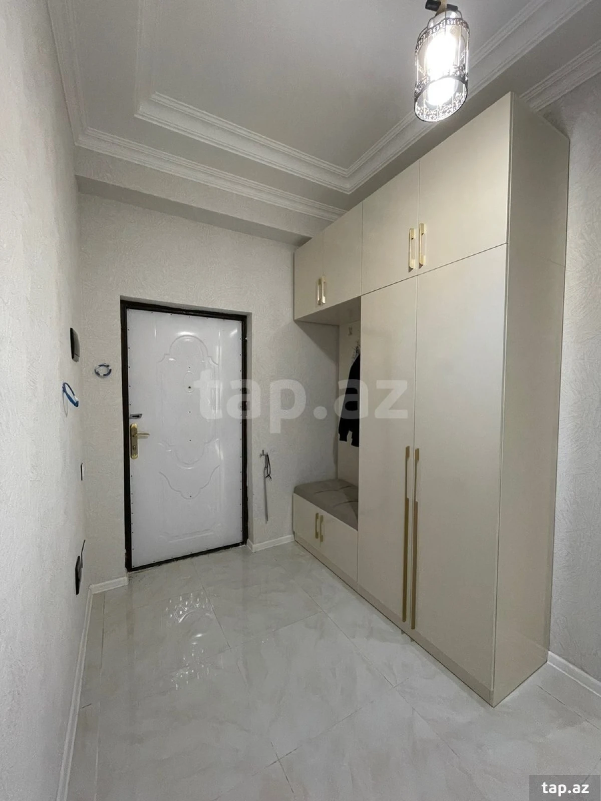 Kirayə verilir 2 otaqlı yeni tikili 75 m²