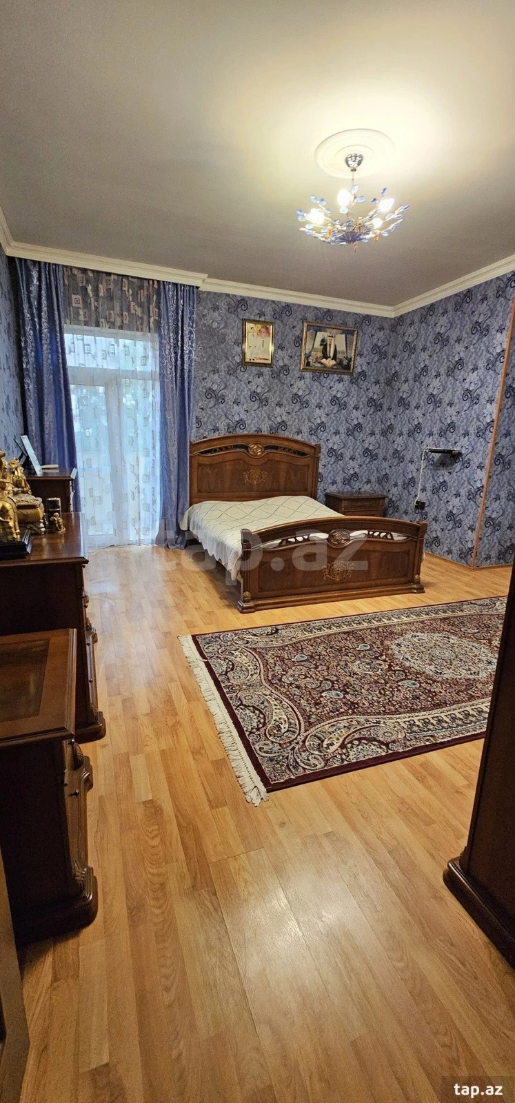 Satılır 9 otaqlı həyət evi 300 m²