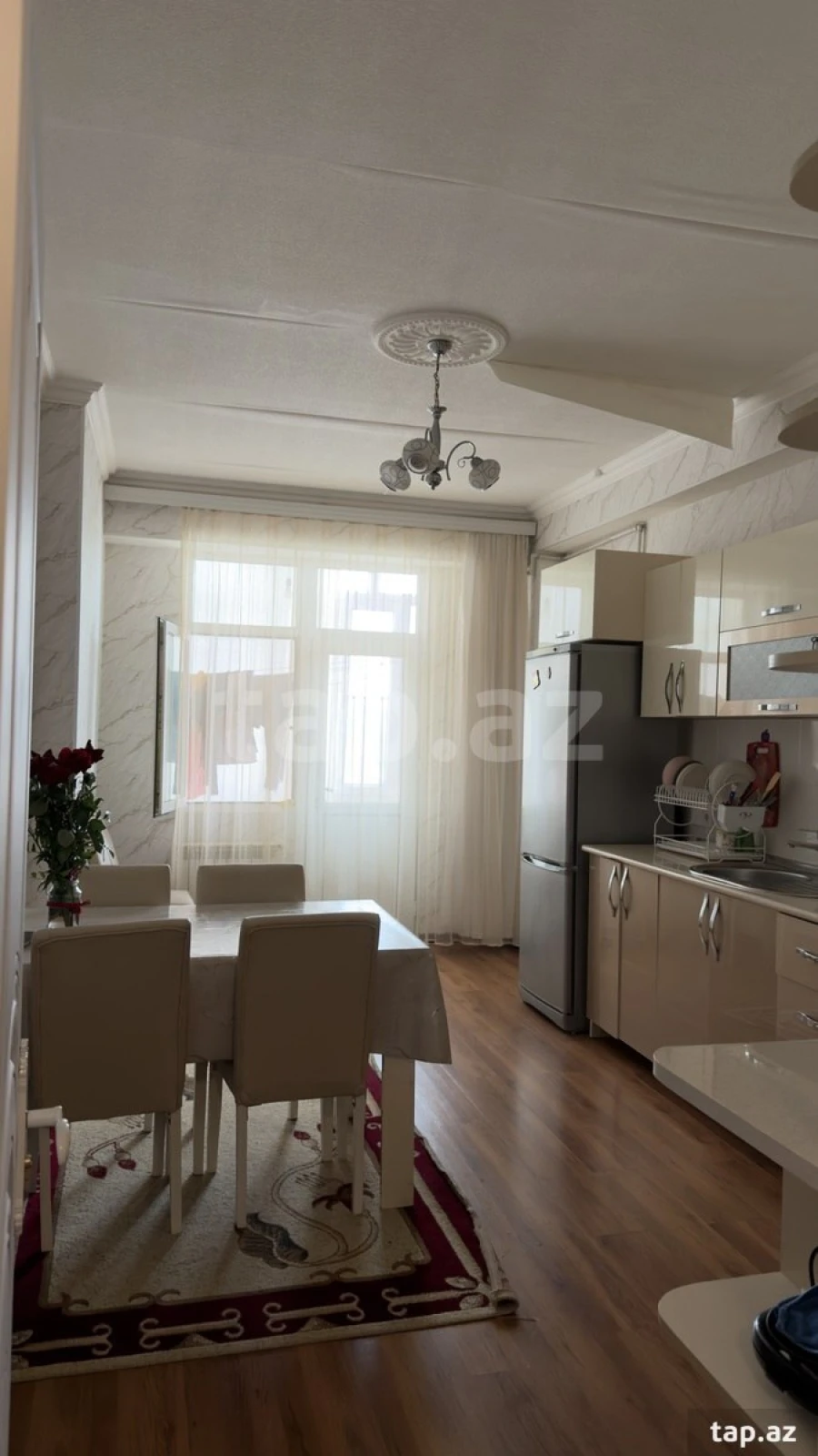Kirayə verilir 2 otaqlı yeni tikili 210 m²