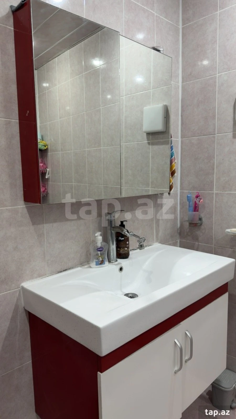 Kirayə verilir 2 otaqlı yeni tikili 210 m²