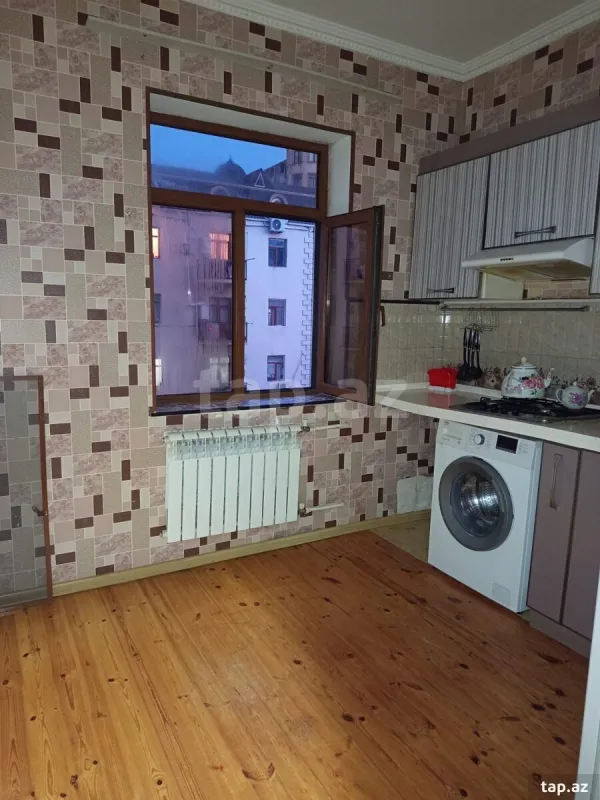 Kirayə verilir 2 otaqlı mənzil 75 m²