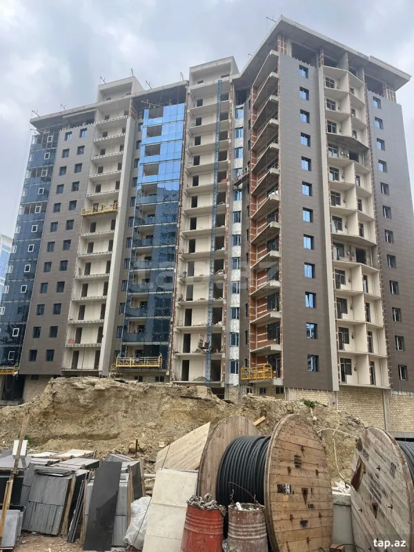 Satılır 3 otaqlı yeni tikili 122 m²