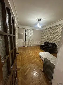 Kirayə verilir 3 otaqlı köhnə tikili 80 m²
