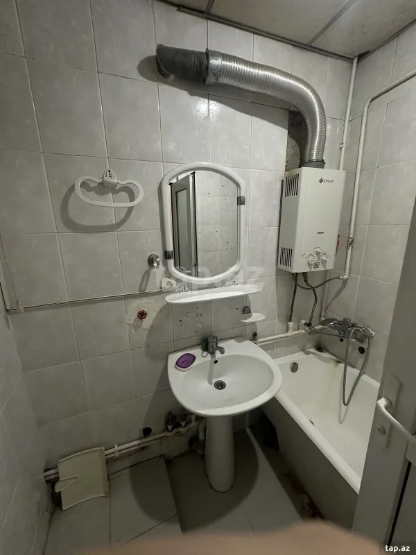 Kirayə verilir 3 otaqlı köhnə tikili 80 m²