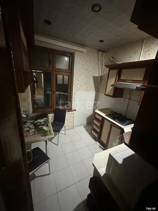 Kirayə verilir 3 otaqlı köhnə tikili 80 m²