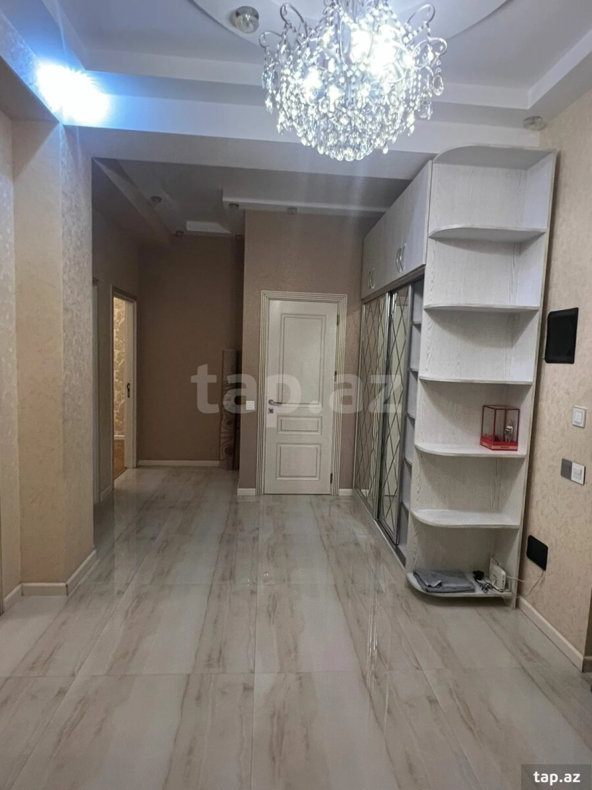 Kirayə verilir 3 otaqlı yeni tikili 105 m²