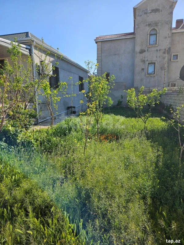 Satılır 4 otaqlı həyət evi 400 m²