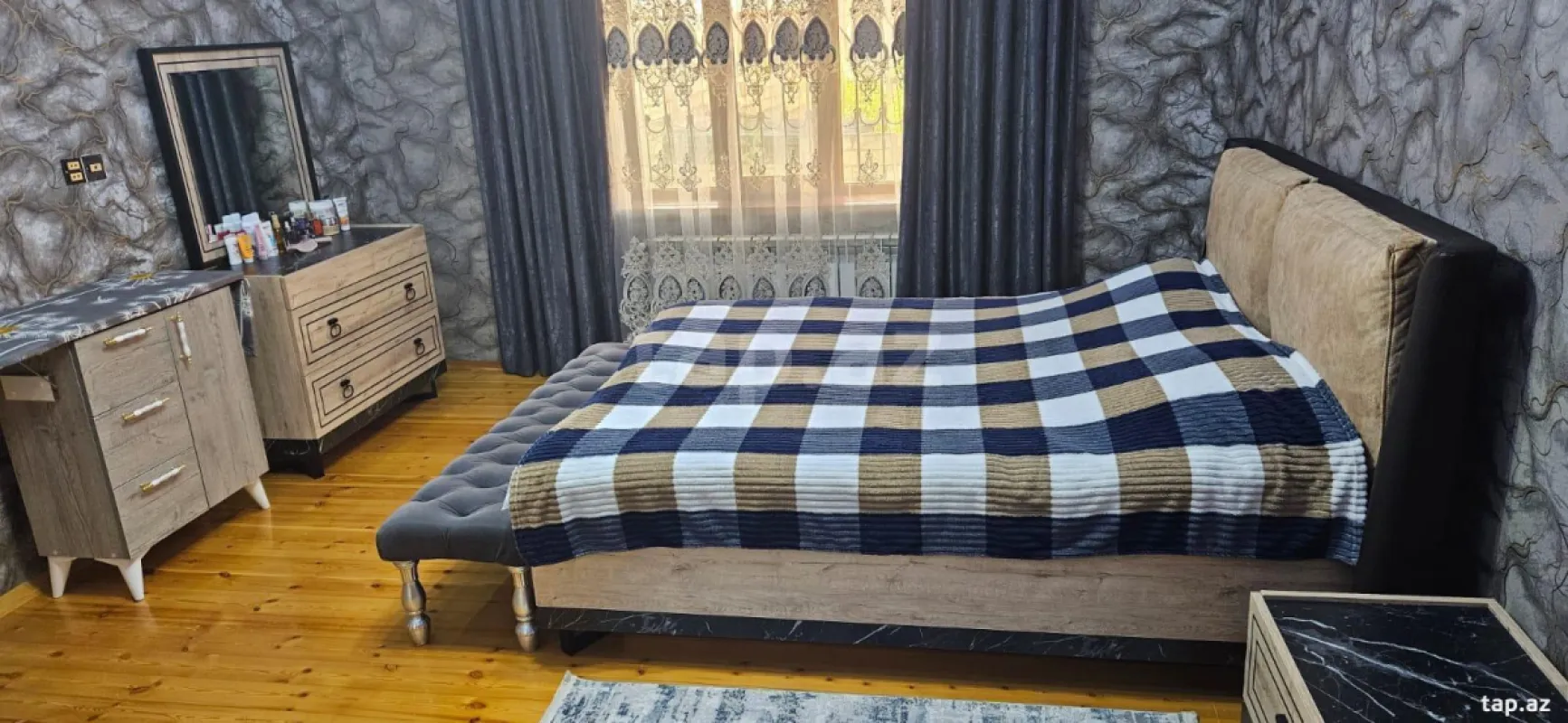 Satılır 4 otaqlı həyət evi 400 m²