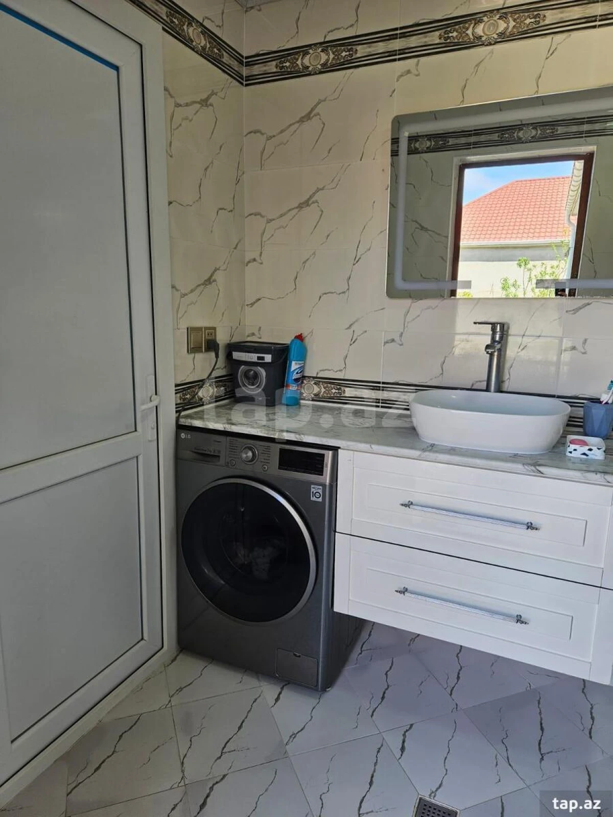 Satılır 4 otaqlı həyət evi 400 m²