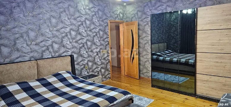 Satılır 4 otaqlı həyət evi 400 m²