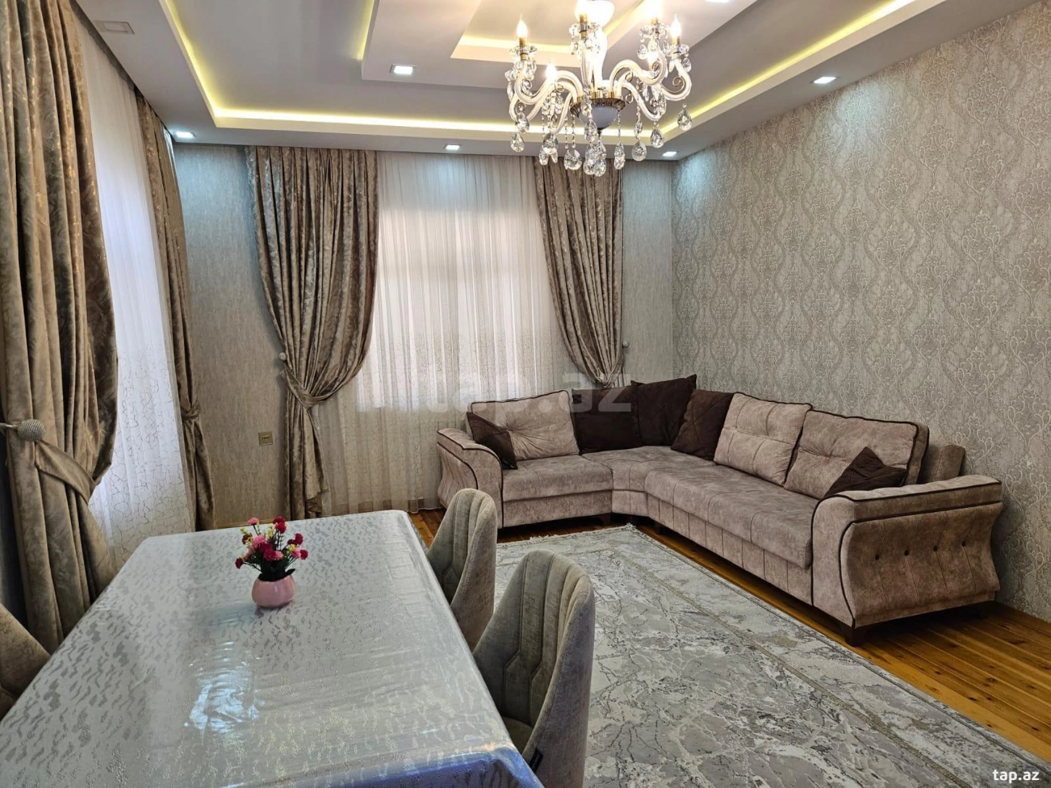 Satılır 4 otaqlı həyət evi 400 m²