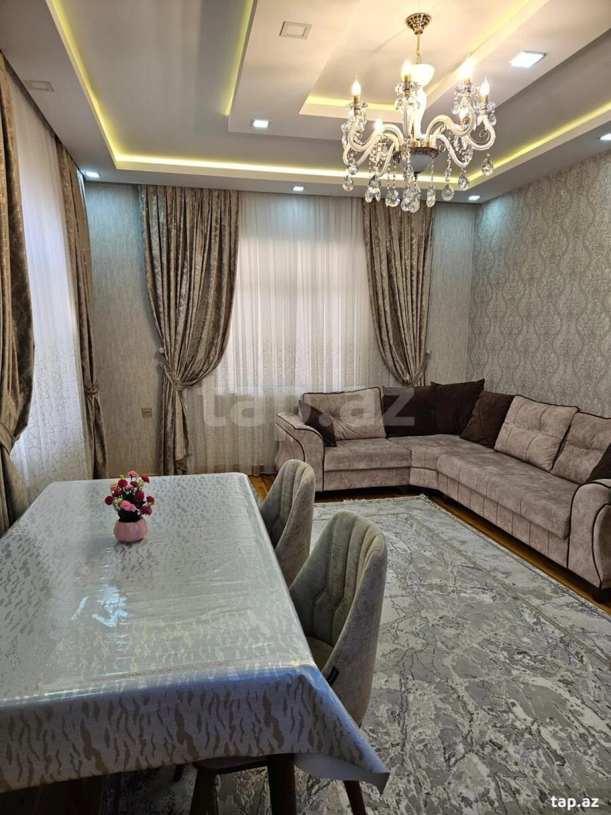 Satılır 4 otaqlı həyət evi 400 m²