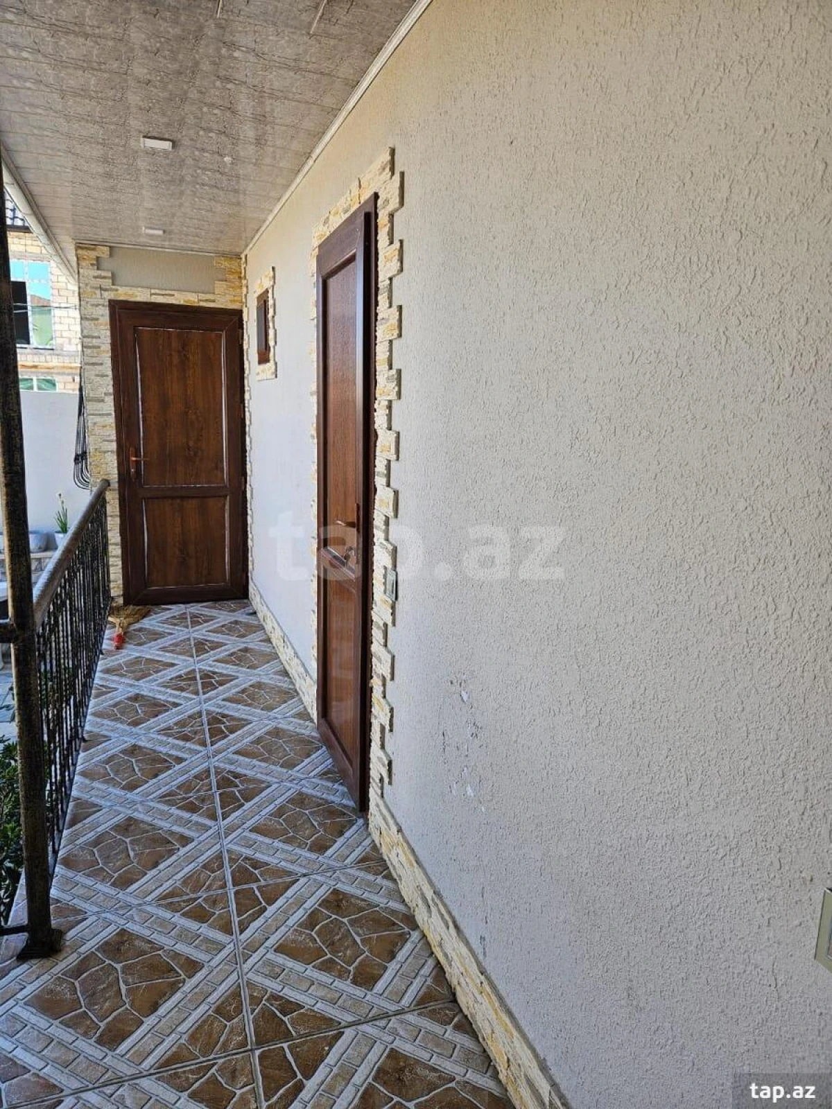 Satılır 4 otaqlı həyət evi 400 m²