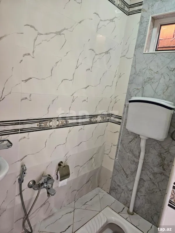 Satılır 4 otaqlı həyət evi 400 m²