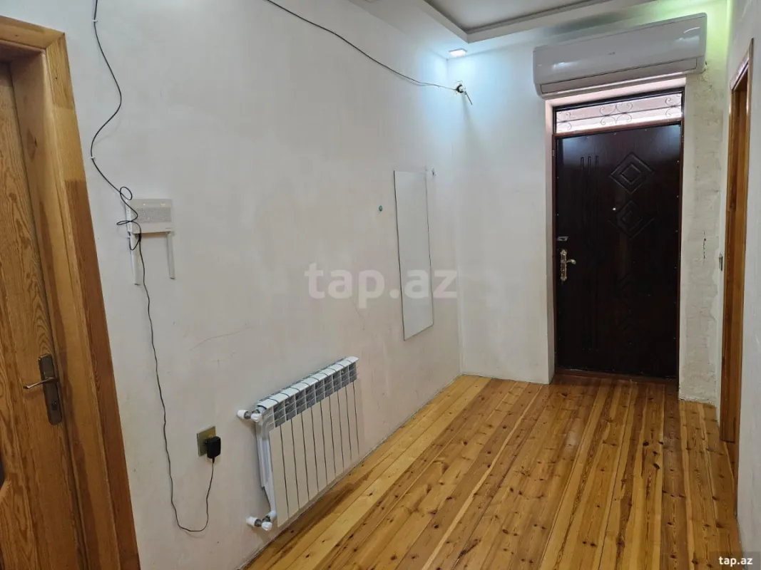 Satılır 4 otaqlı həyət evi 400 m²