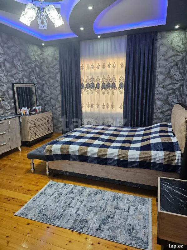 Satılır 4 otaqlı həyət evi 400 m²